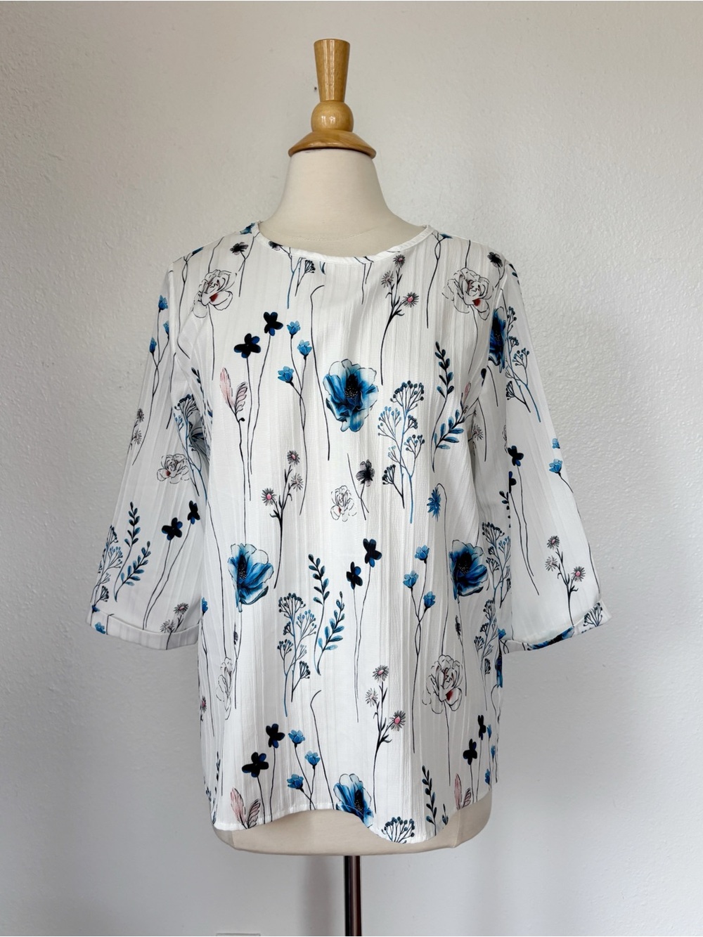 White & Blue Floral 3/4th Sleeve Blouse